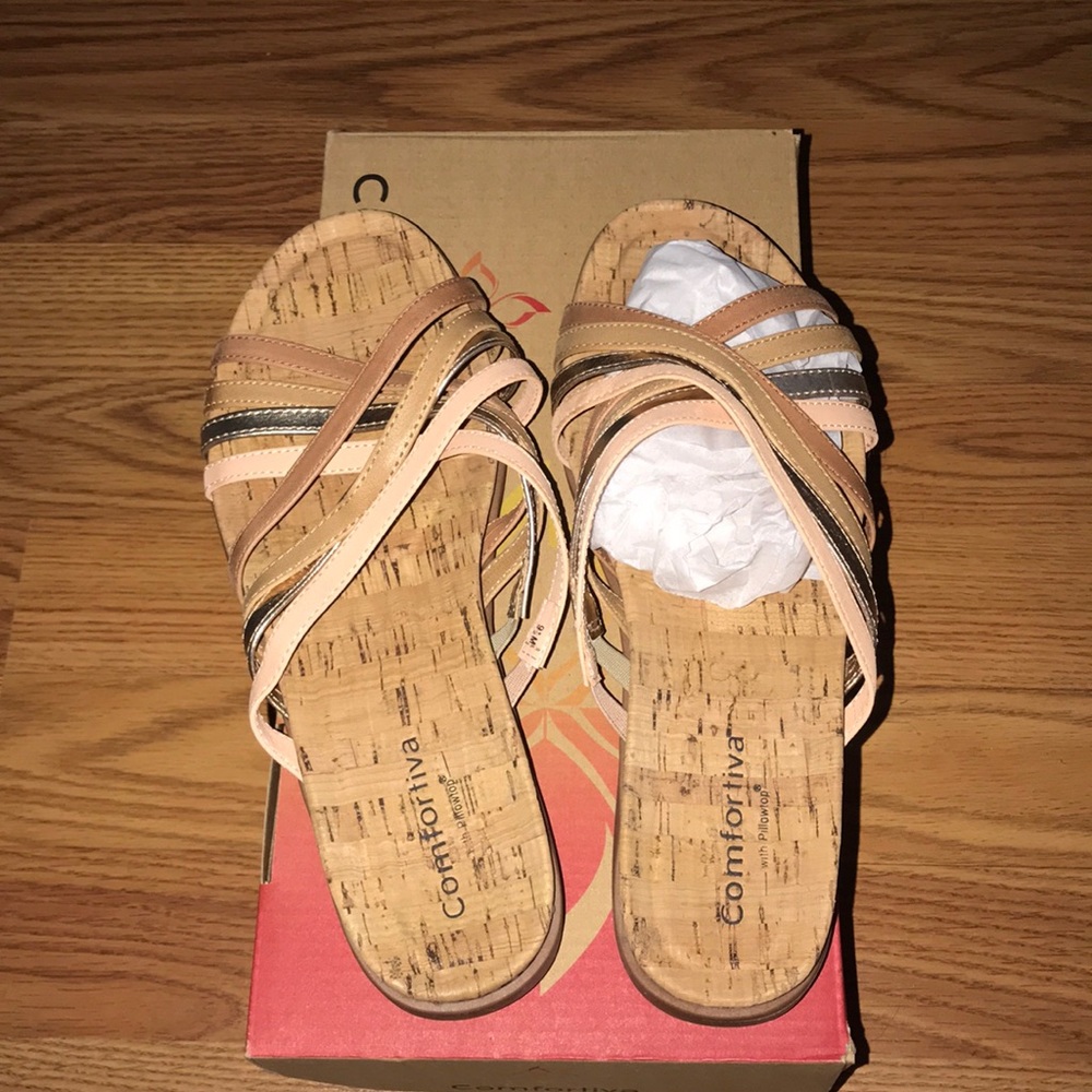 Comfortiva Cayce sandals size 9.5 leather